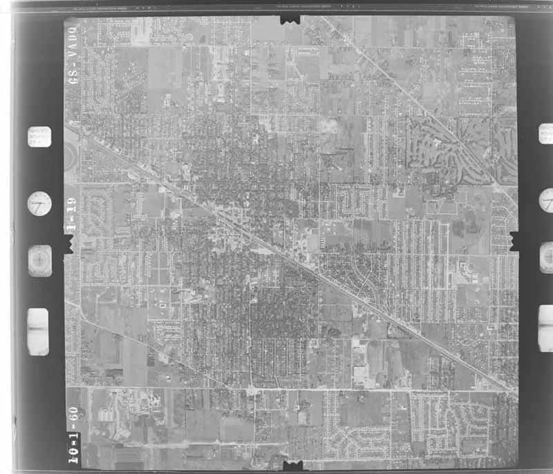Complete 1960 USGS exposure centered on Arlington Heights, showing the rail center, expanding street grid, subdivisions, schools, roads, and remaining open land