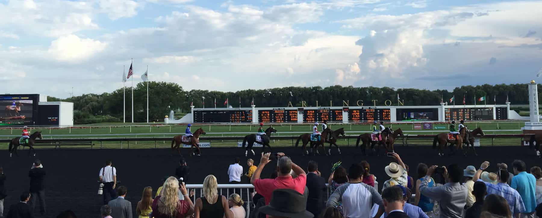The parade before the 2015 Arlington Million at Arlington International Racecourse