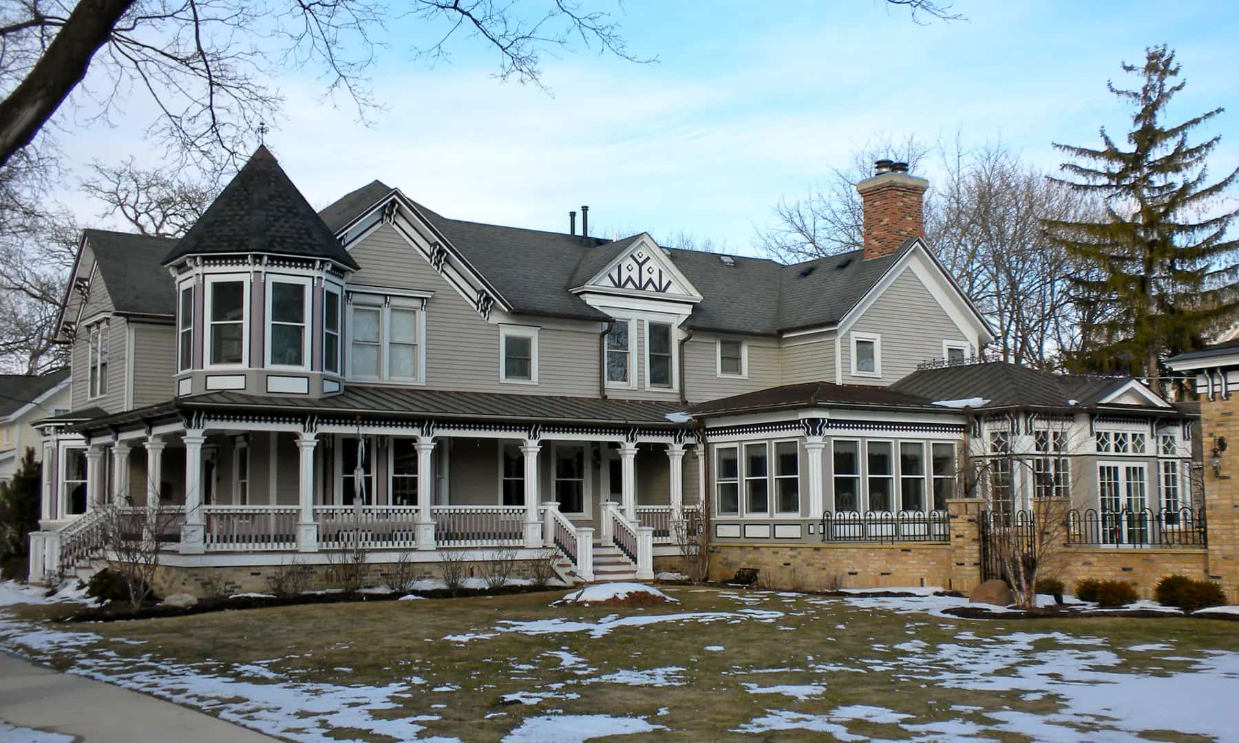 Frame residence on Cook Street in the Barrington Historic District