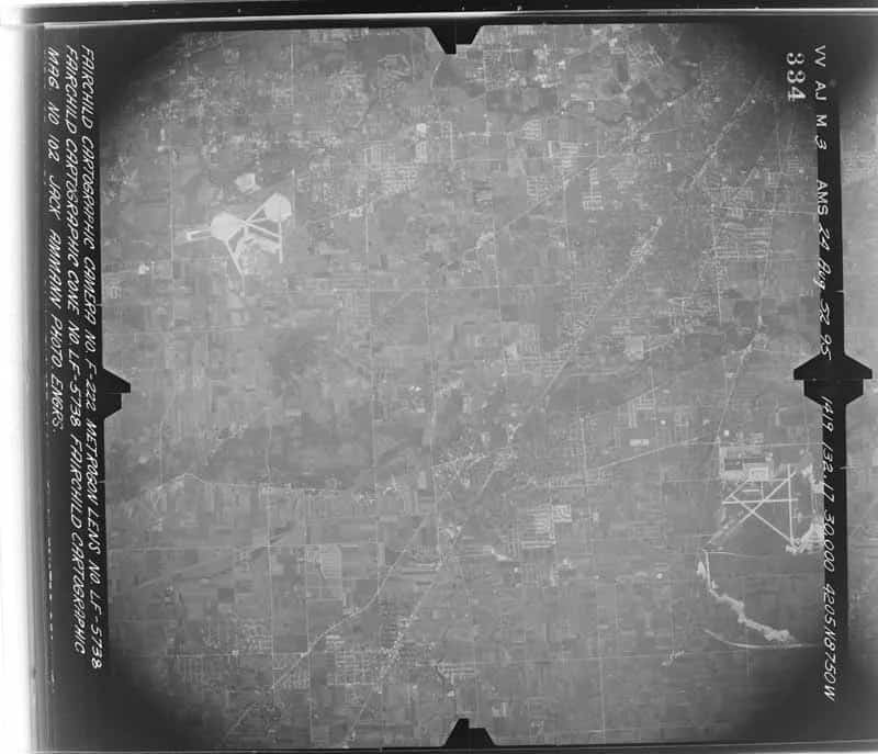 Complete August 24, 1952 United States Army aerial exposure showing Des Plaines, the river corridor, roads, neighborhoods, remaining farms, and Orchard Field