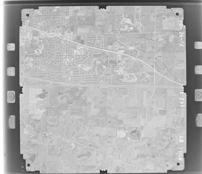 Complete USGS aerial photograph of Hoffman Estates neighborhoods, the Northwest Tollway corridor, and remaining open land